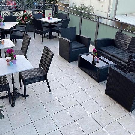 Hotel Liana Ρίμινι Εξωτερικό φωτογραφία