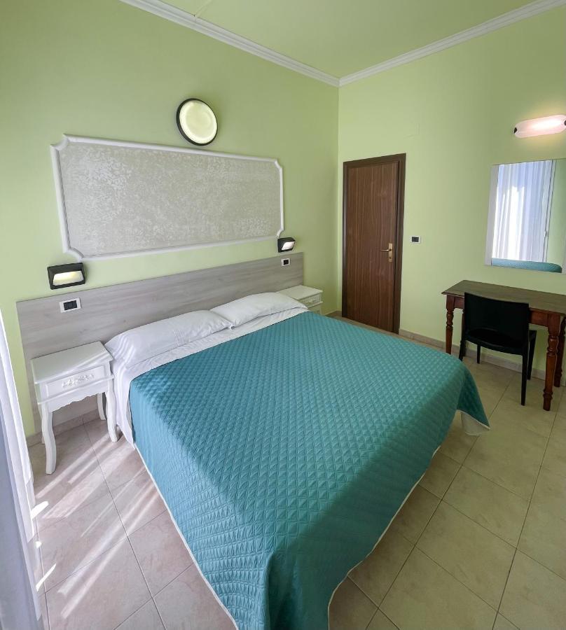 Hotel Liana Ρίμινι Εξωτερικό φωτογραφία