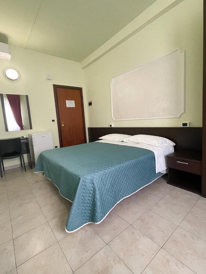 Hotel Liana Ρίμινι Εξωτερικό φωτογραφία