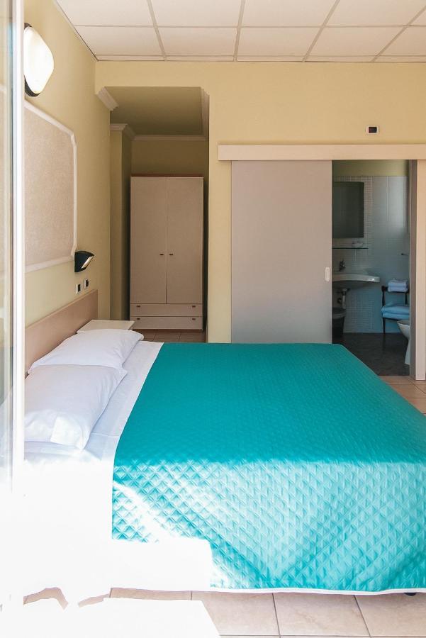 Hotel Liana Ρίμινι Εξωτερικό φωτογραφία