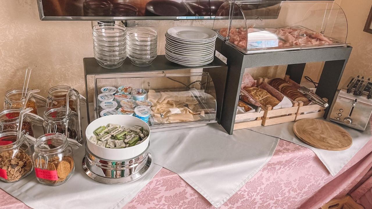 Hotel Liana Ρίμινι Εξωτερικό φωτογραφία
